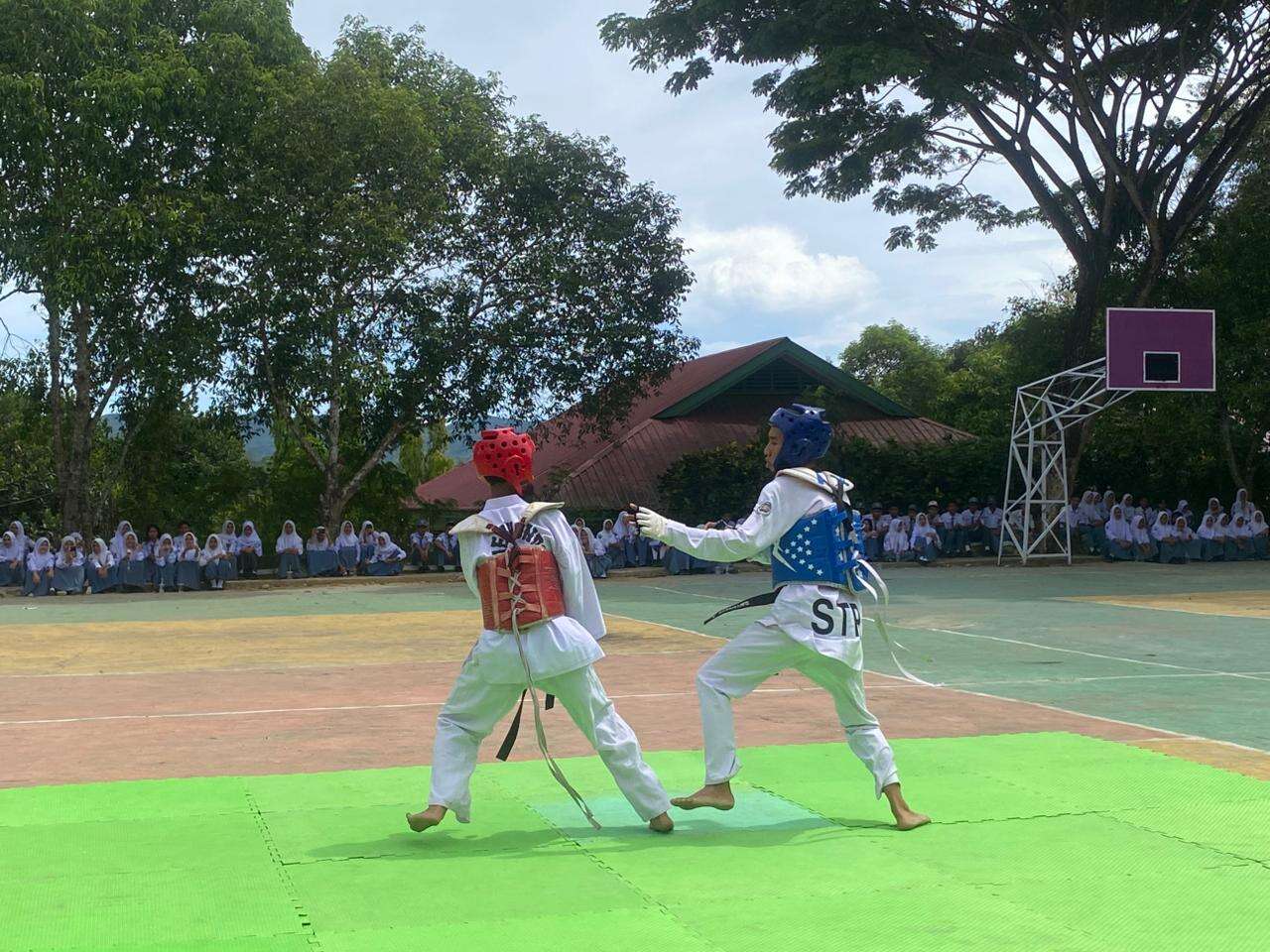 Acara Purna Bakti Bapak Kepala SMA Negeri 6 Kendari